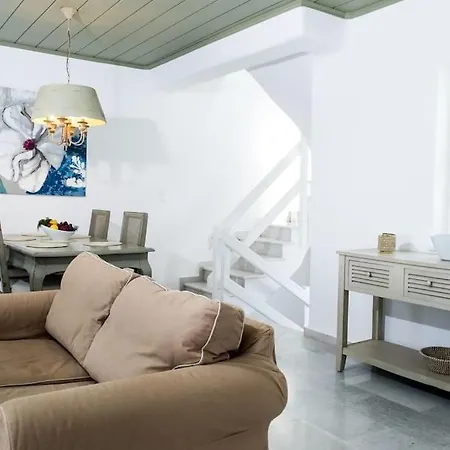 Prázdninový dům Pergola Paros Cycladic House By The Sea+pool Nausa